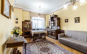 George Apartment